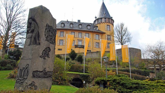 1 Million Euro mehr für die Generalsanierung Genovevaburg