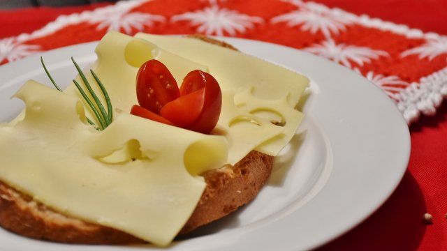 Schnittkäse und Brot deutlich teurer als vor einem Jahr