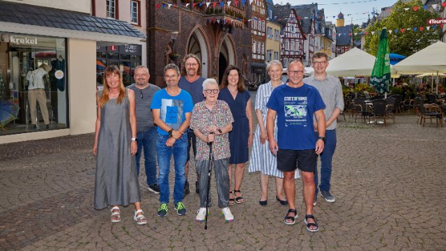 Internationales Lesetürmchen am Karoline-Kahn-Platz eröffnet
