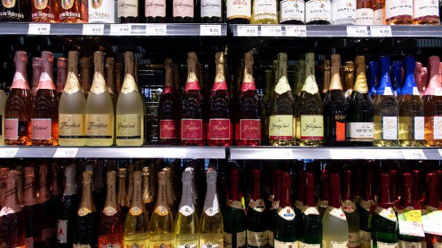 Sekt ohne Folienkapsel EU-Regelung ermöglicht andere Flaschen