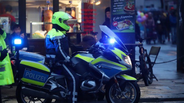 Motorradfahrer stirbt bei Kollision mit Auto auf B421