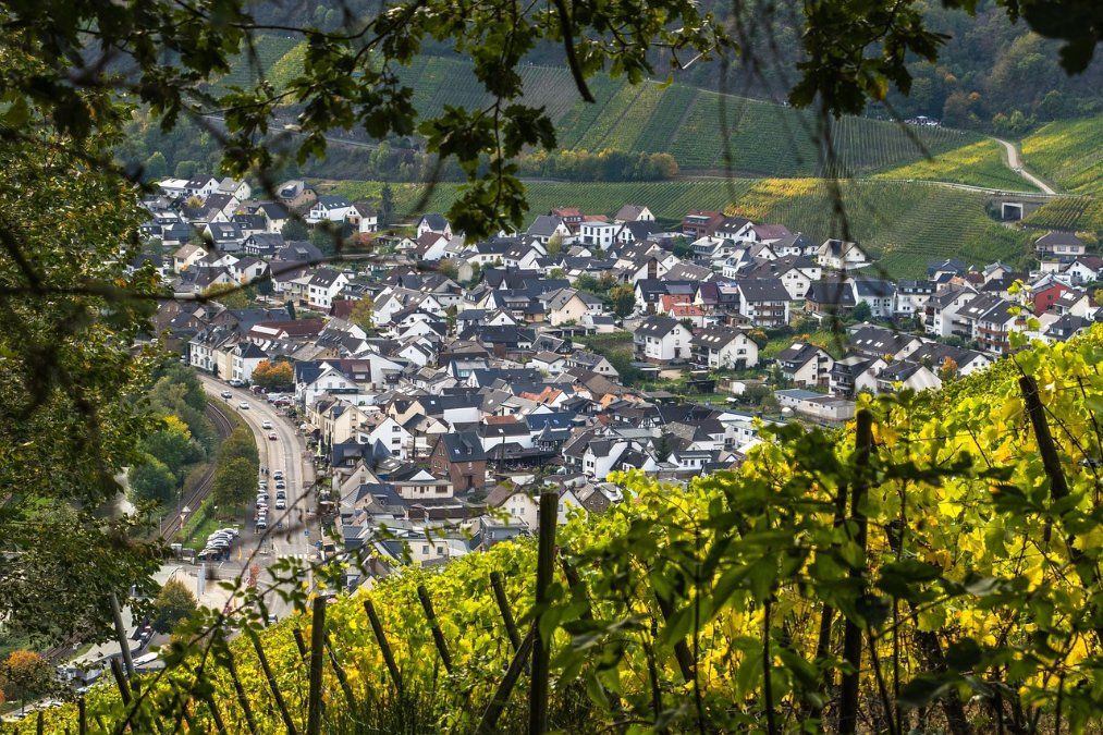 Wiederaufbau von zerstörtem Ahrtalbahn-Abschnitt beginnt Wiederaufbau von zerstörtem Ahrtalbahn-Abschnitt beginnt