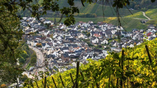 Wiederaufbau von zerstörtem Ahrtalbahn-Abschnitt beginnt
