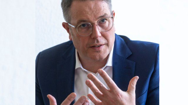 Arbeitsminister für Betreuung junger Arbeitsloser in Jobcentern