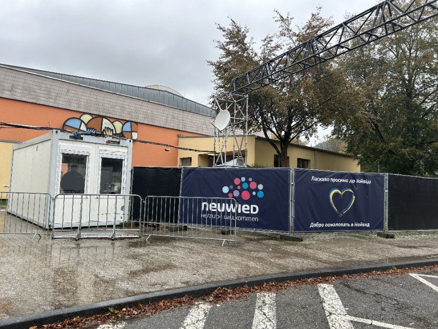 Neuwied am Limit: Geflüchtete leben seit einem Jahr in Schulturnhalle Neuwied am Limit: Geflüchtete leben seit einem Jahr in Schulturnhalle