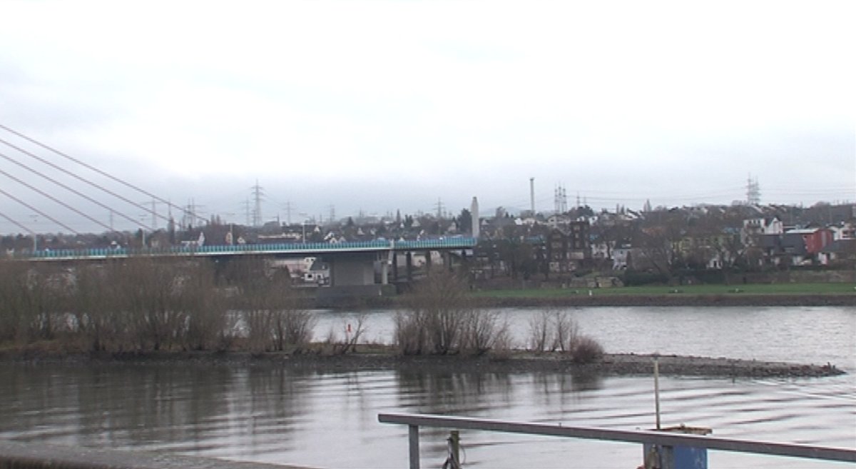 Großeinsatz in Weißenthurm: Vermisstensuche auf Höhe der Rheinbrücke
