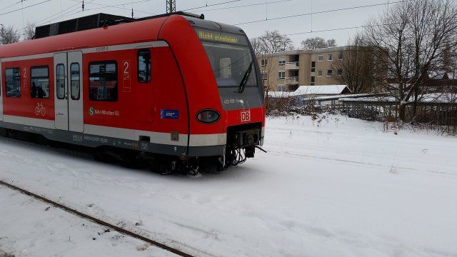 Schneechaos, Unfälle und Behinderung im öffentlichen Nahverkehr