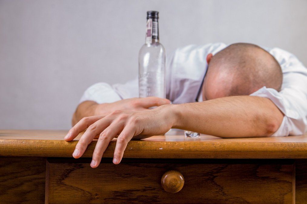 Party mit Alkoholexzess - Kündigung von Studienvertrag rechtmäßig Party mit Alkoholexzess - Kündigung von Studienvertrag rechtmäßig
