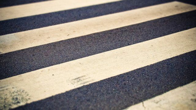 38-Jähriger auf Zebrastreifen von Auto erfasst und schwer verletzt