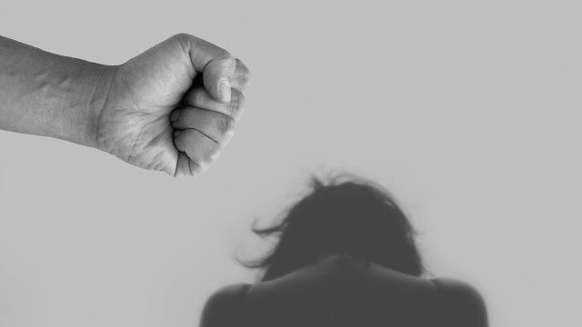 Weißer Ring: Frauen brauchen besseren Schutz vor Gewalt ihrer Partner