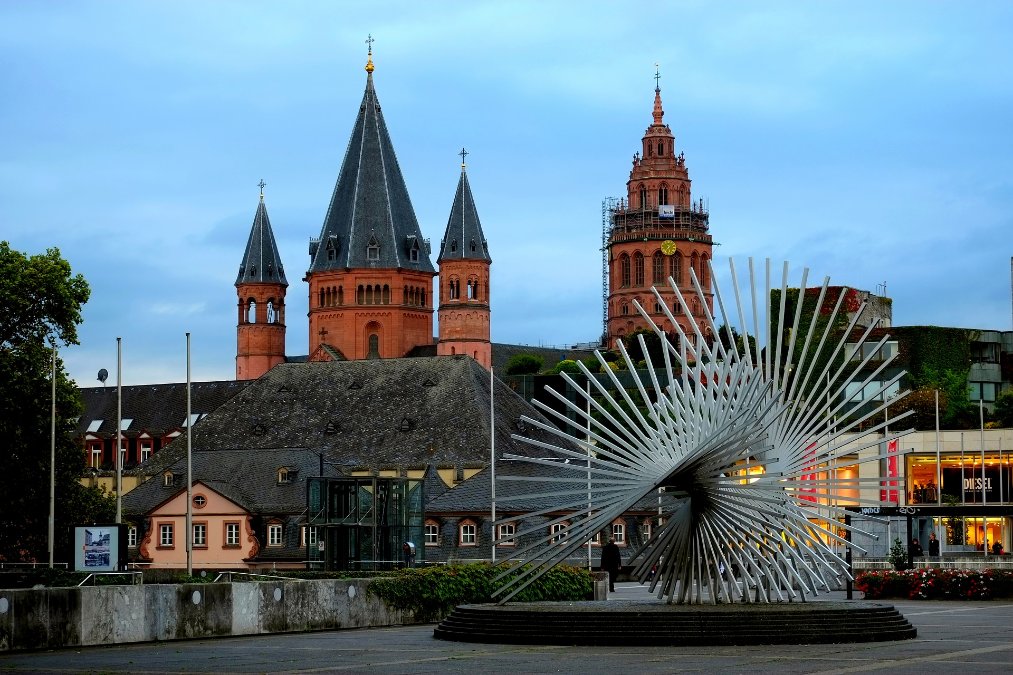 Mainz: Rund 5000 Teilnehmer bei Protestaktion im öffentlichen Dienst Mainz: Rund 5000 Teilnehmer bei Protestaktion im öffentlichen Dienst