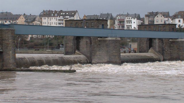 Hochwasserlage mancherorts verschärft - «Es wird sehr eng sein»