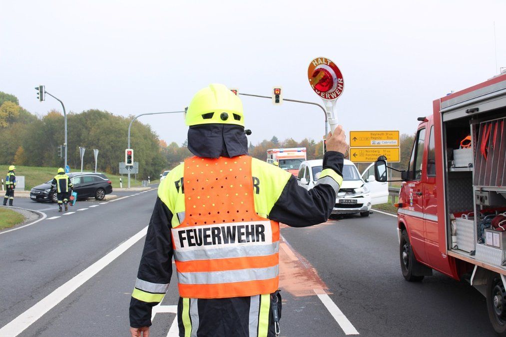 Diesel läuft aus: Verkehr auf A48 nach Unfall beeinträchtigt