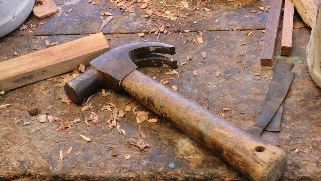 Landkreis Neuwied: Streit zwischen Brüdern eskaliert - Schlag mit Hammer auf Kopf
