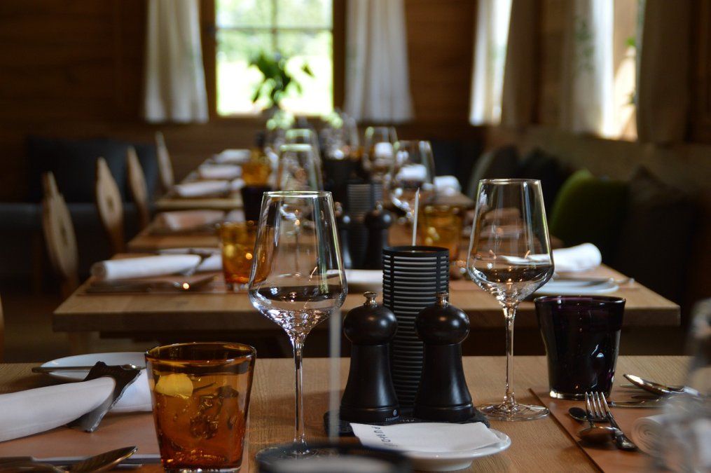 Dehoga rechnet mit Preiserhöhungen und Insolvenzen in Gastronomie