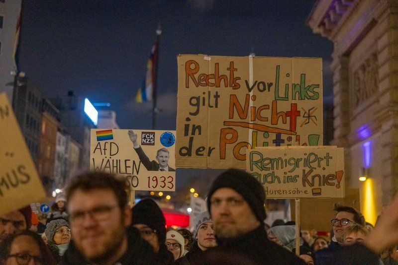 Tausende gehen in Rheinland-Pfalz gegen rechts auf die Straßen Tausende gehen in Rheinland-Pfalz gegen rechts auf die Straßen