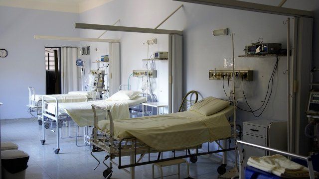 Neubau bis Pflege: Hoch stellt Investitionen für Kliniken vor