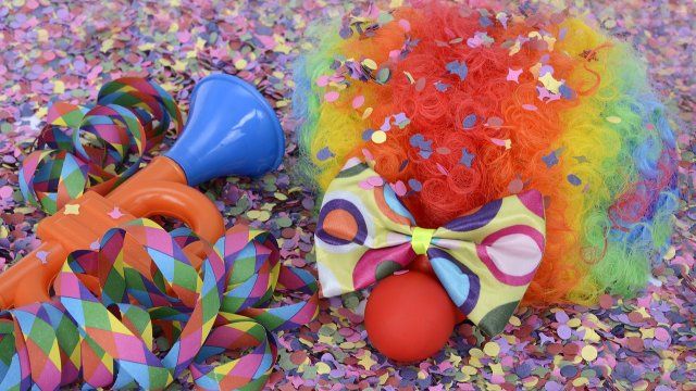 3000 bis 4000 Menschen bei Möhnen-Umzug in Mülheim-Kärlich