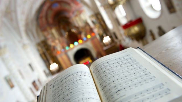 Arbeitsplatz Kirche: Wie Bistümer ihre freien Stellen besetzen wollen