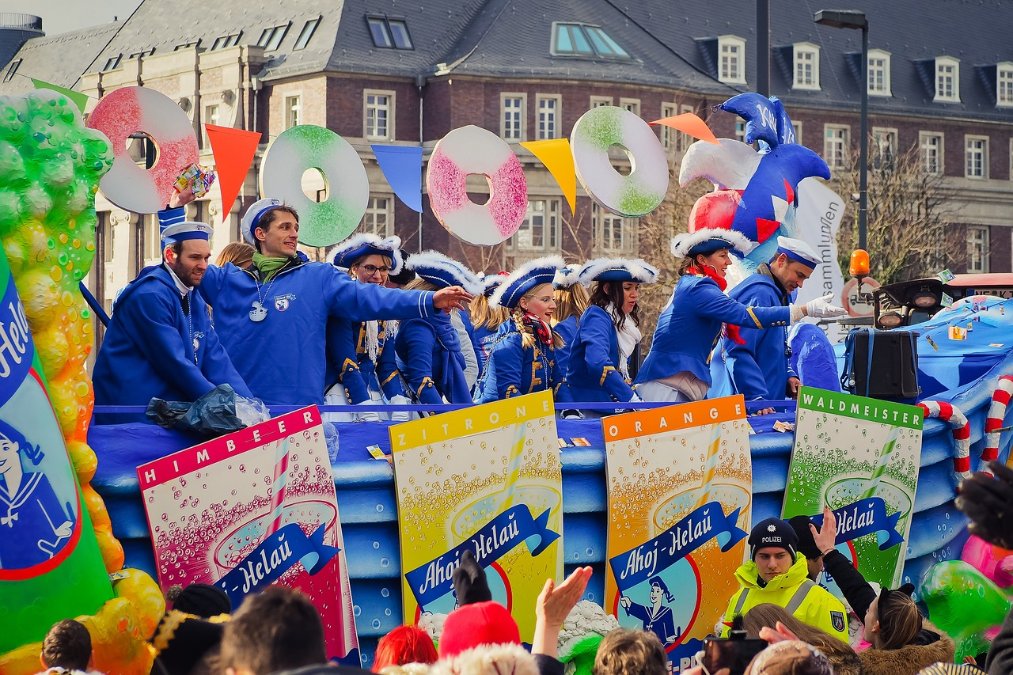 Rosenmontag in Koblenz: Zugroute, Parkverbote und Bussonderfahrten