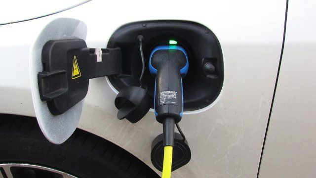 Neuzulassungen elektrisch angetriebener Autos zurückgegangen