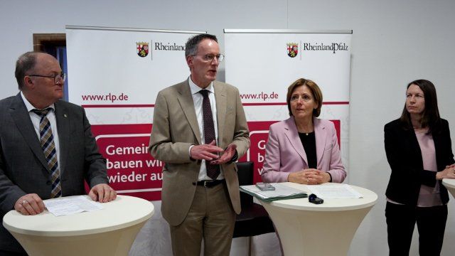Dreyer sieht beeindruckenden Fortschritt im Ahrtal