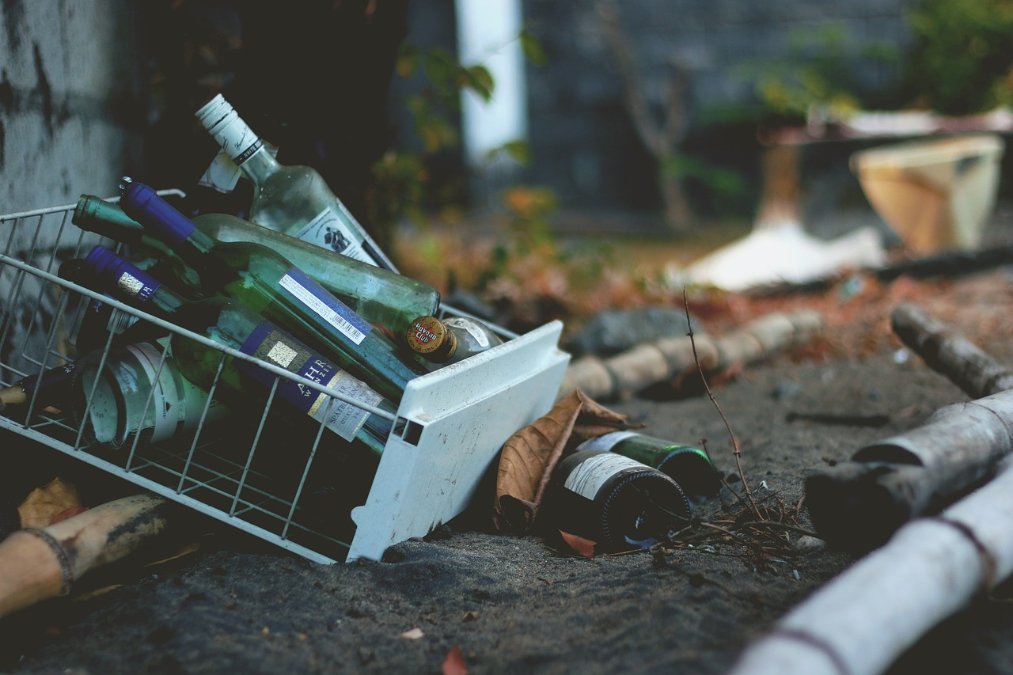 Feier mit Alkoholexzess - Hochschule will Vorfälle prüfen Feier mit Alkoholexzess - Hochschule will Vorfälle prüfen