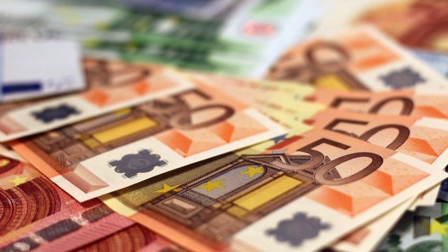 Fast die Hälfte der Rheinland-Pfälzer lebt von eigenem Einkommen