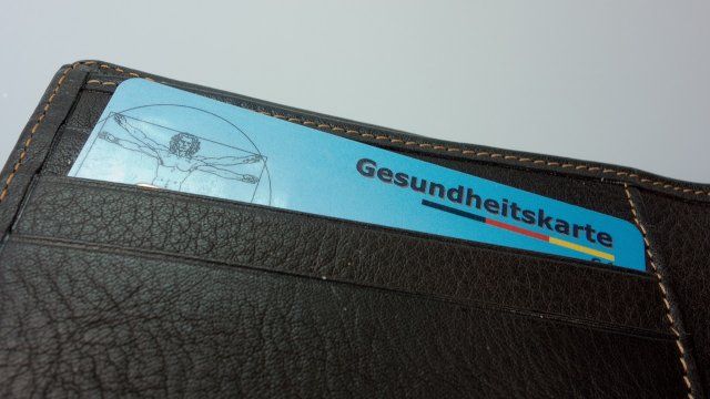 Ministerium sieht E-Rezept als Erfolg - Kritik an Technik-Problemen