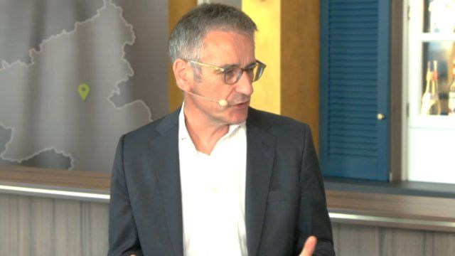Landtagspräsident Hering fordert mehr Geld für Demokratieförderung