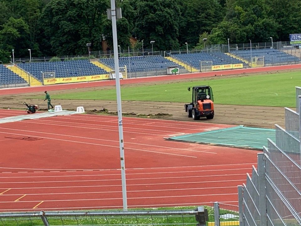 Stadion Oberwerth erhält neuen Rasen - bis Ende Juli gesperrt Stadion Oberwerth erhält neuen Rasen - bis Ende Juli gesperrt