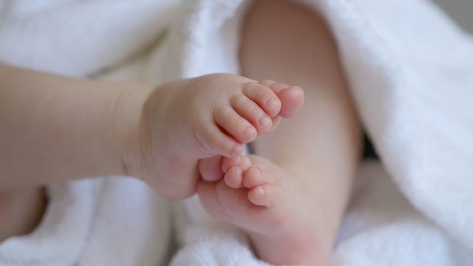Kinderwunsch: Mehr Förderung für die Behandlung