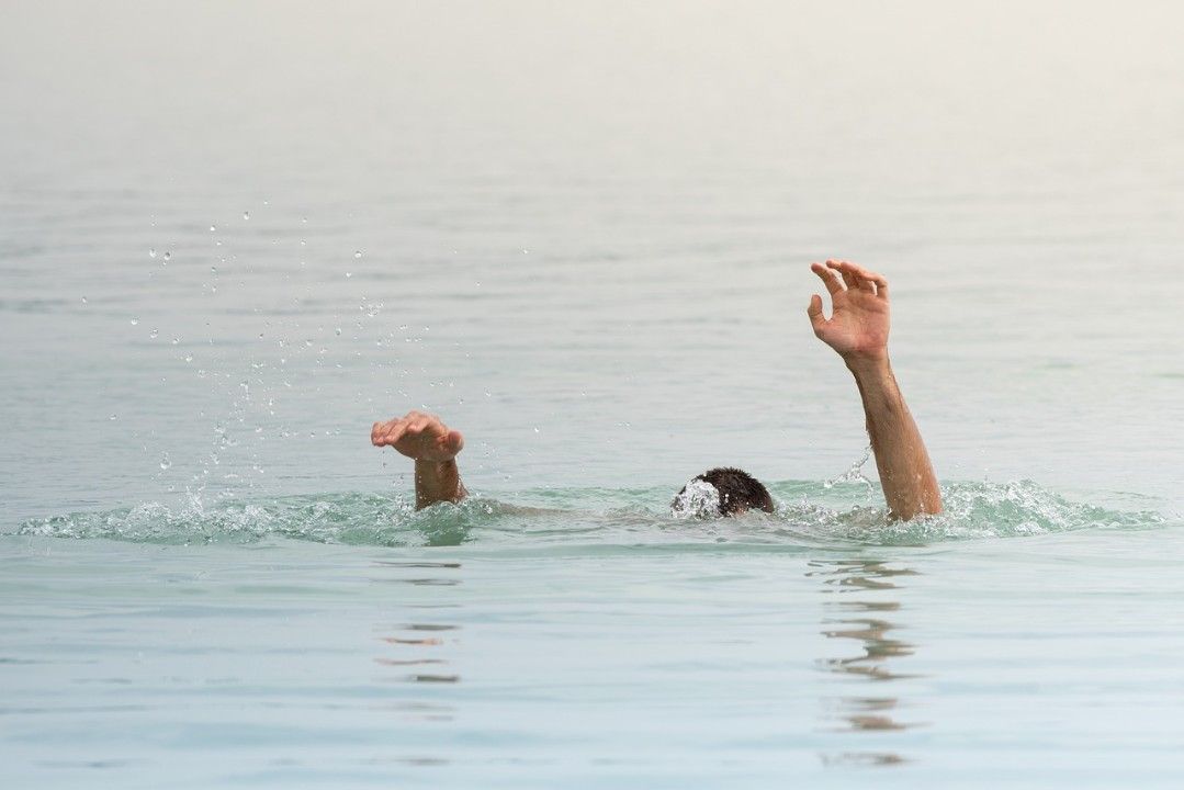 Urlauberin aus Rheinland-Pfalz stirbt beim Baden in Ostsee Urlauberin aus Rheinland-Pfalz stirbt beim Baden in Ostsee