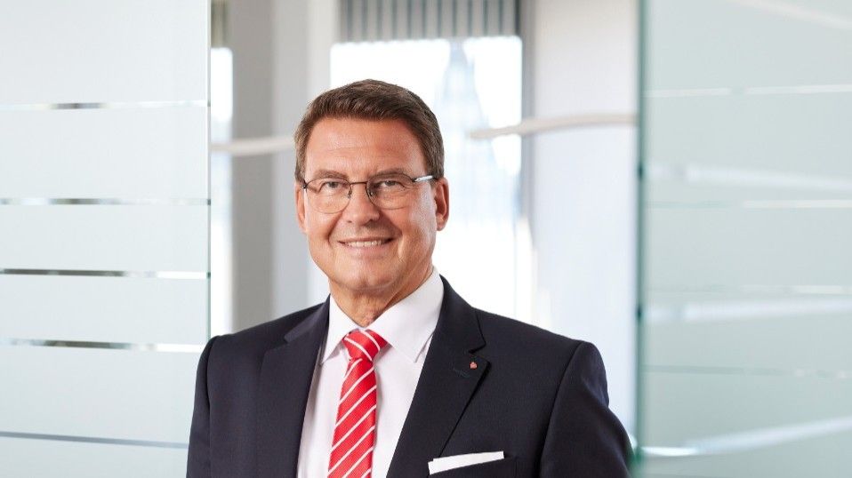 Matthias Nester feiert 40 Jahre Sparkasse 