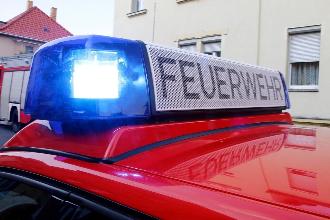 Brand in Industriehalle einer Spedition in Heimbach-Weis