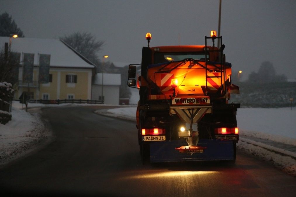 Mehr als 100.000 Tonnen Streusalz gegen glatte Straßen Mehr als 100.000 Tonnen Streusalz gegen glatte Straßen