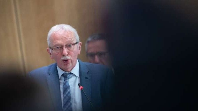 Neuer Anlauf - weitere Abgeordnete wollen Gruppe bilden