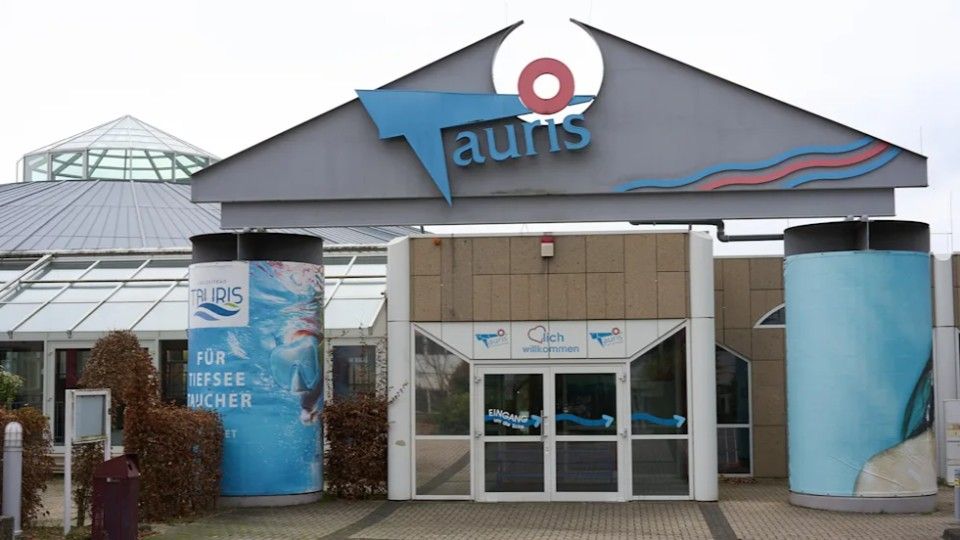 Schwimmbad Tauris wird für nur  1 Euro verkauft