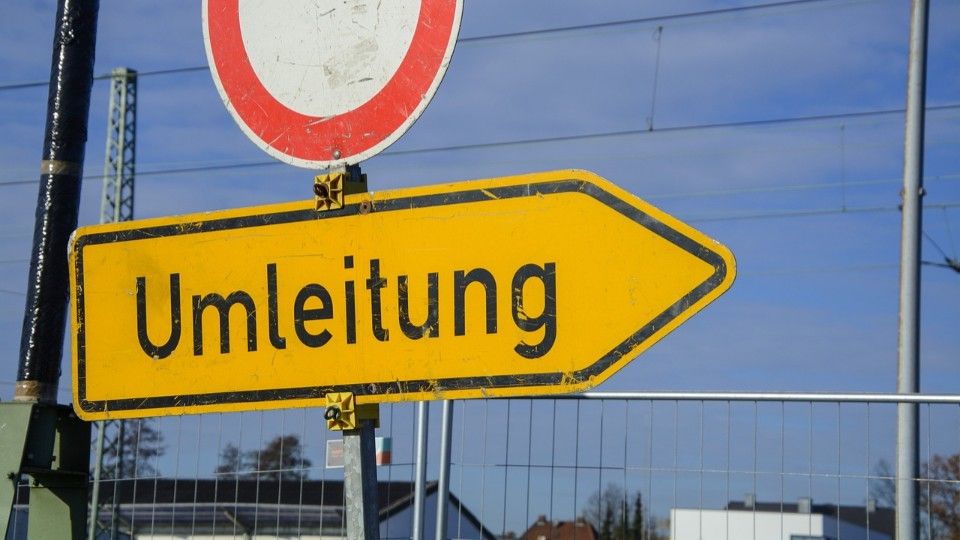 Vollsperrung der Kreuzung Winninger Straße/Oberweiher in Metternich