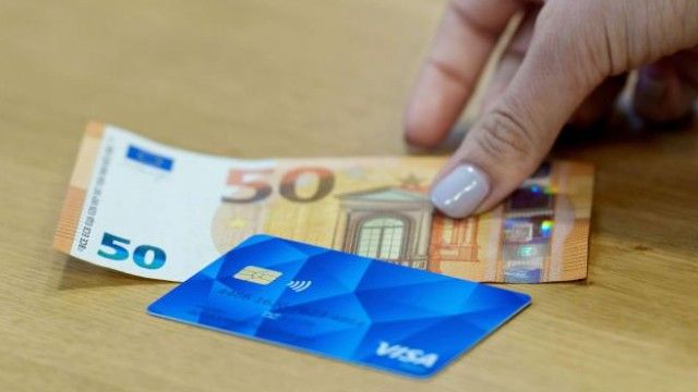 Projekt zu Bezahlkarte für Geflüchtete startet