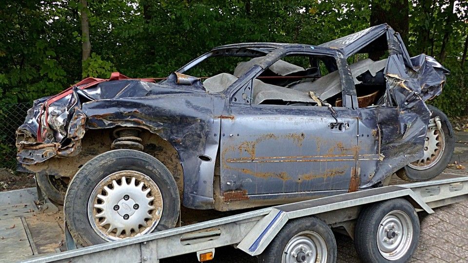 Unfall mit eingeklemmtem Fahrer – Rettungsmaßnahmen bei Streithausen