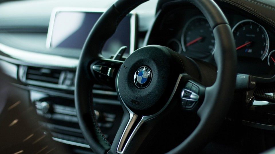 BMW mit halsbrecherischer Fahrweise - Zeugensuche!