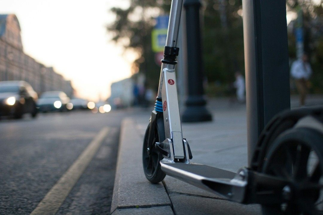 E-Scooter mit abgelaufenem Versicherungskennzeichen und alkoholisiertem Fahrer festgestellt
