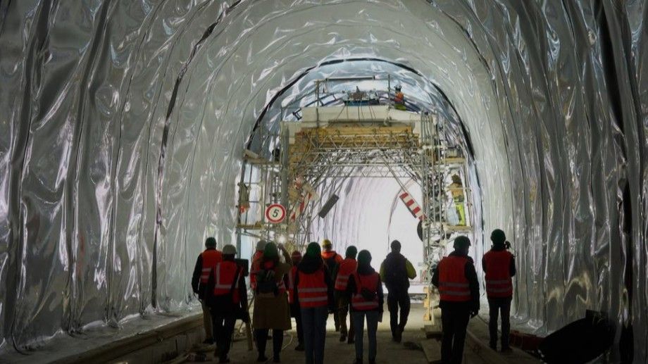 Wiederaufbau: So sieht es in den Bahntunneln im Ahrtal aus