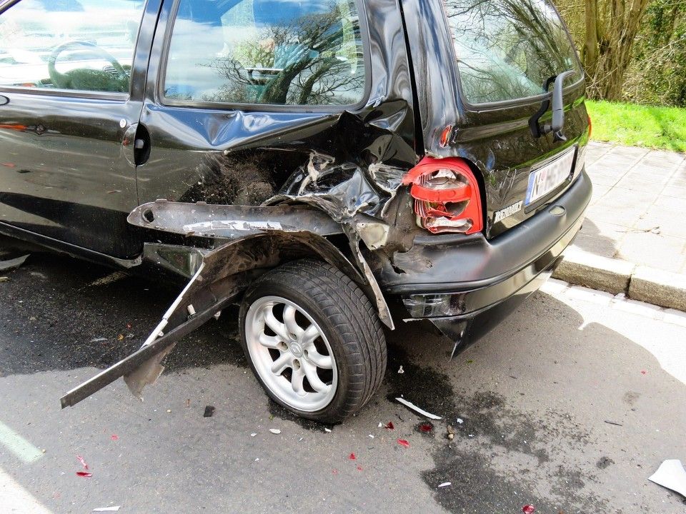 Unerlaubtes Entfernen vom Unfallort - ALDI Parkplatz Unkel