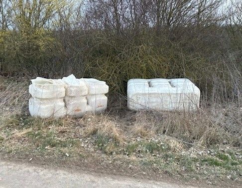Öltanks illegal entsorgt - Zeugen gesucht Öltanks illegal entsorgt - Zeugen gesucht