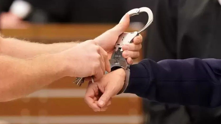 Prozess um mutmaßlichen Millionen-Betrug an Post gestartet