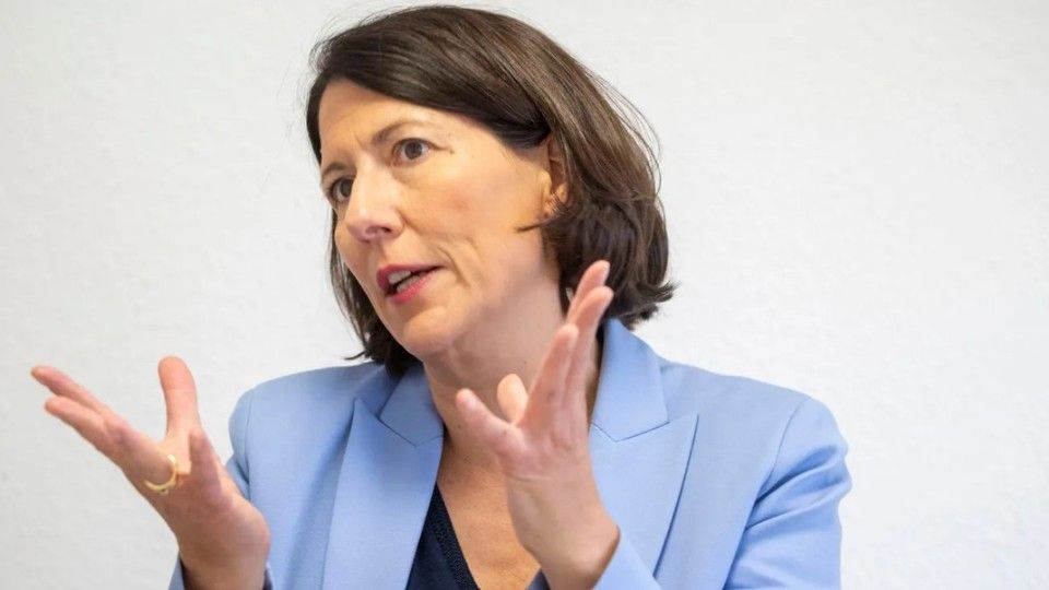 Ministerin kämpft gegen Vorwürfe und Gegner in der FDP