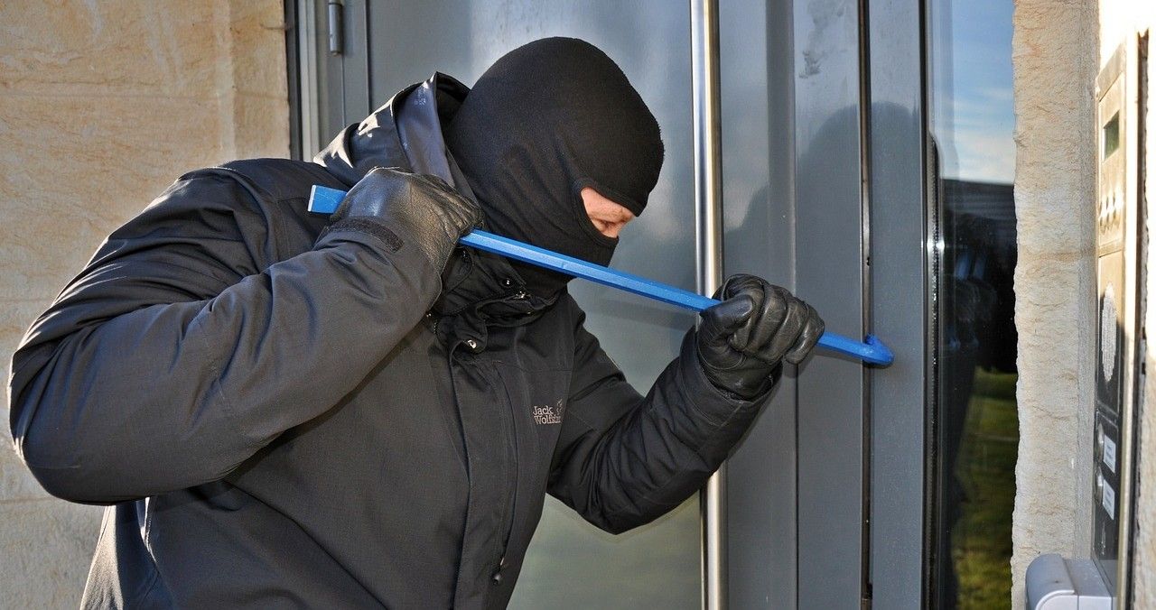 Zeugen gesucht: Einbrüche in zwei Häuser