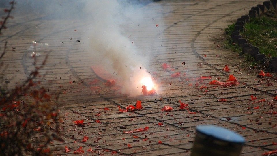 Gefährlicher Eingriff in den Straßenverkehr durch Abschuss von Feuerwerkskörpern